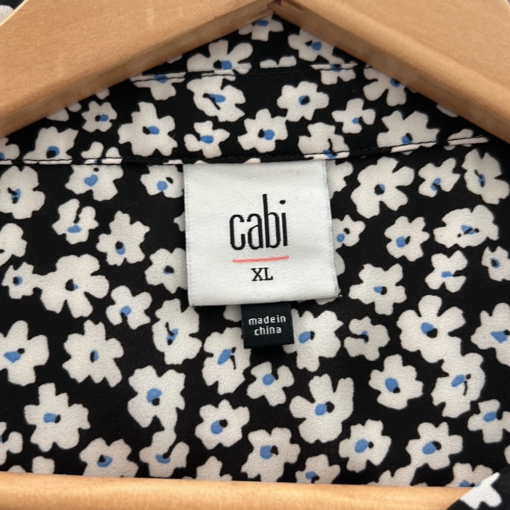 CAbi Black & White Floral Sleeveless Peplum Blouse - Picture 2 of 2